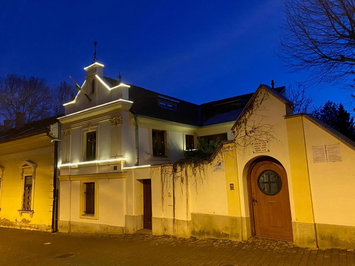 Babahaz Lägenhet Pécs Exteriör bild